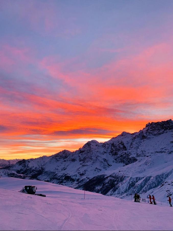 Giomein Sporting Red House Breuil-Cervinia Kültér fotó